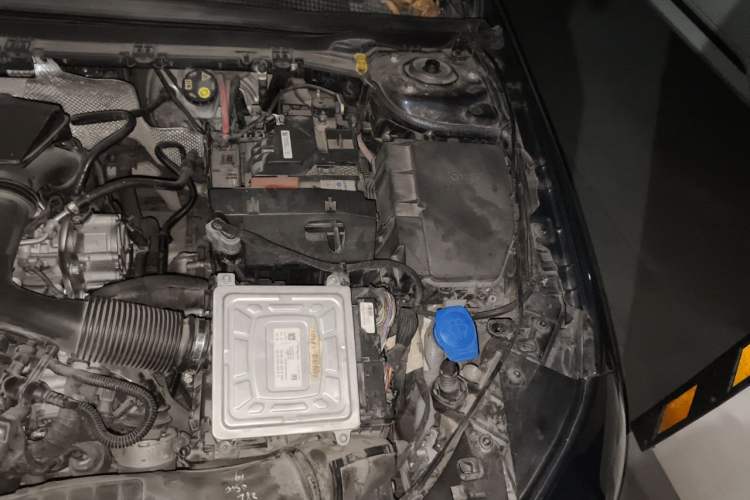 Used Mercedes-Benz A-Class 2020 A 200 L Sport Sedan Engine Bay Left