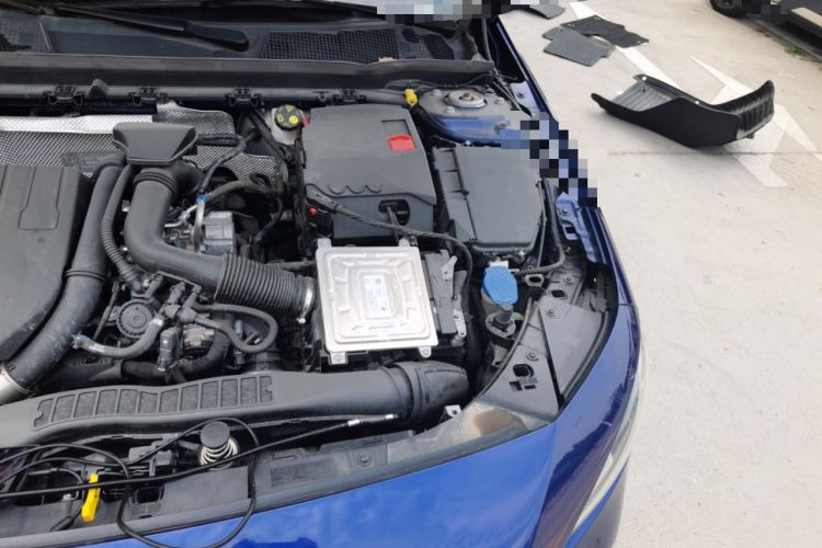 Used Mercedes-Benz A-Class 2020 A 180 L Sport Sedan Engine Bay Left