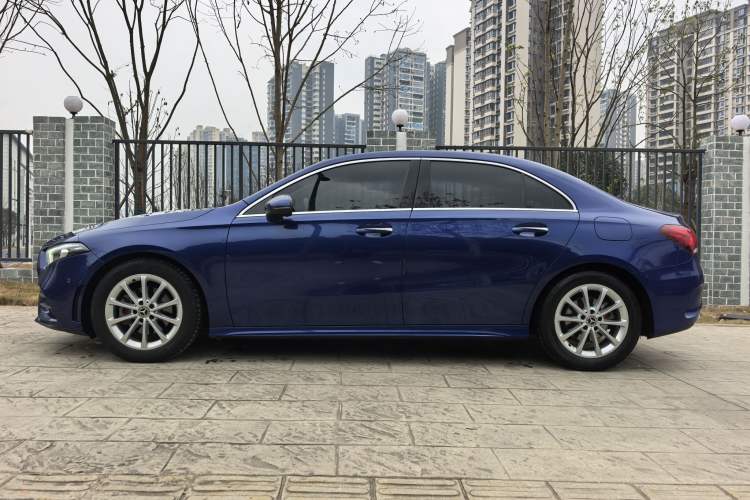 Used Mercedes-Benz A-Class 2020 Restyled A 200 L Sport Sedan Fashion Version Exterior 2
