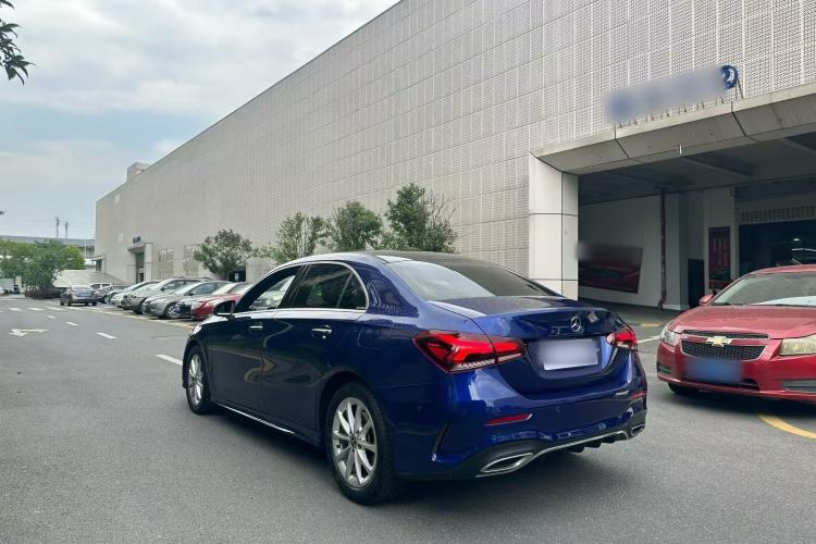 Used Mercedes-Benz A-Class 2020 Restyled A 200 L Sport Sedan Fashion Version Exterior 3