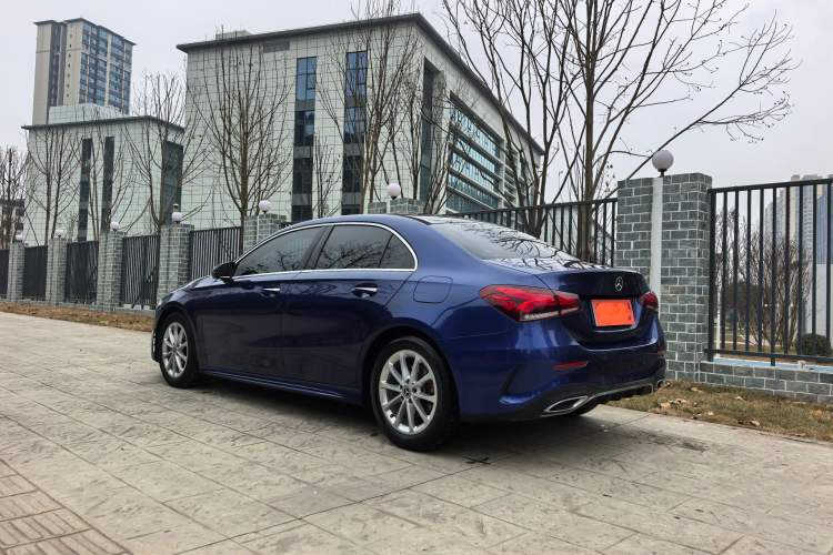 Used Mercedes-Benz A-Class 2020 Restyled A 200 L Sport Sedan Fashion Version Exterior 3