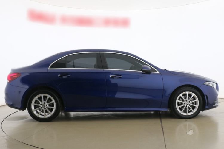 Used Mercedes-Benz A-Class 2020 Restyled A 200 L Sport Sedan Fashion Version Exterior 3