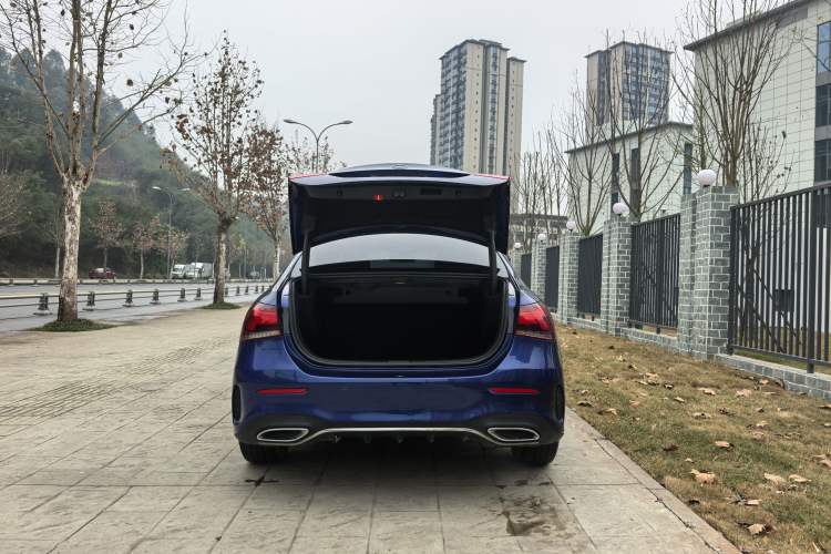 Used Mercedes-Benz A-Class 2020 Restyled A 200 L Sport Sedan Fashion Version Exterior 5