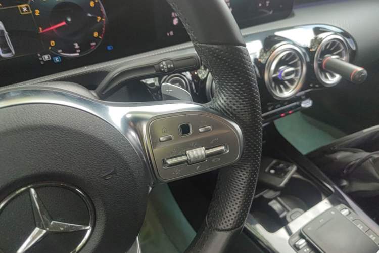 Used Mercedes-Benz A-Class 2020 Restyled A 200 L Sport Sedan Fashion Version Gear Lever