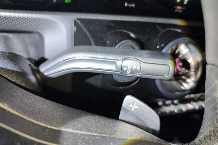 Used Mercedes-Benz A-Class 2020 Restyled A 200 L Sport Sedan Fashion Version Gear Lever