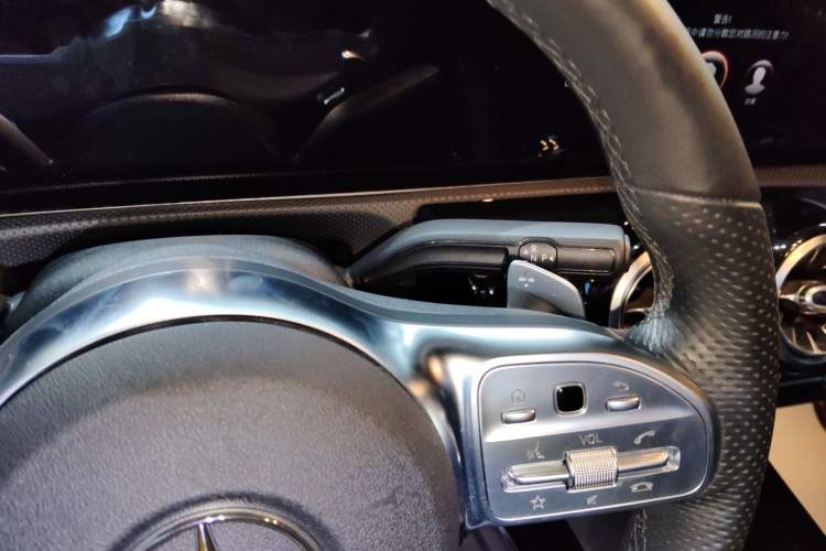 Used Mercedes-Benz A-Class 2020 Restyled A 200 L Sport Sedan Fashion Version Gear Lever