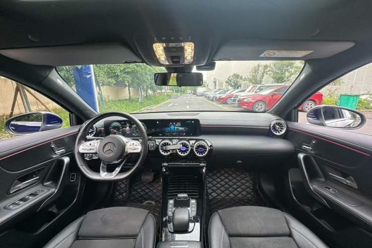 Used Mercedes-Benz A-Class 2020 Restyled A 200 L Sport Sedan Fashion Version Interior 1