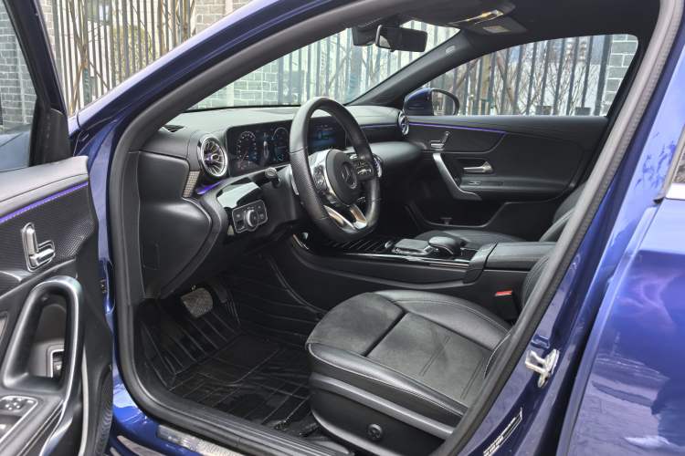 Used Mercedes-Benz A-Class 2020 Restyled A 200 L Sport Sedan Fashion Version Interior 1