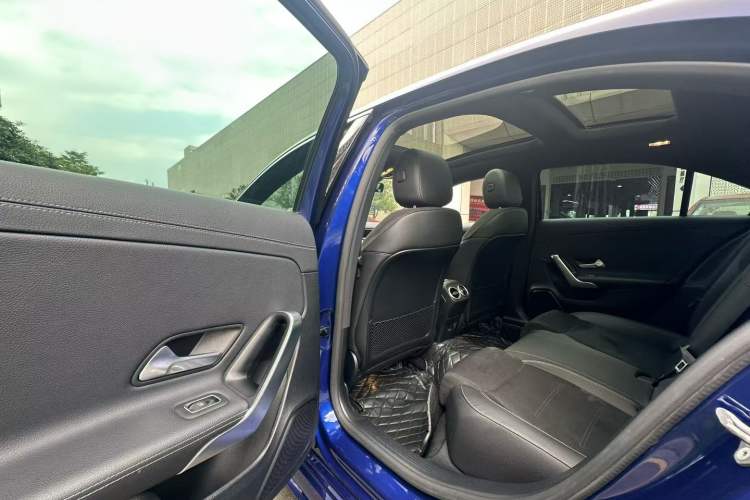 Used Mercedes-Benz A-Class 2020 Restyled A 200 L Sport Sedan Fashion Version Interior 3