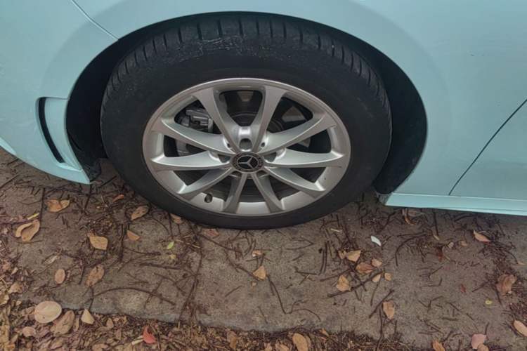 Used Mercedes-Benz A-Class 2020 Restyled A 200 L Sport Sedan Fashion Version Left Front Wheel Hub