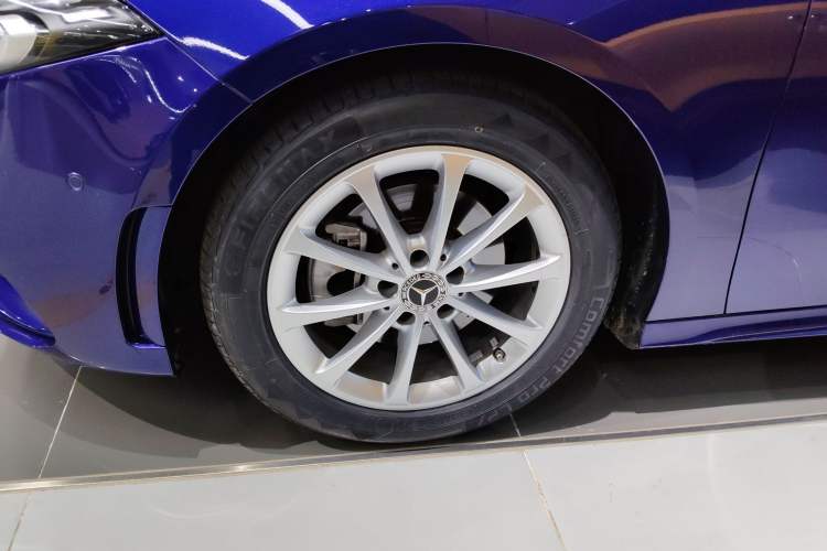 Used Mercedes-Benz A-Class 2020 Restyled A 200 L Sport Sedan Fashion Version Left Front Wheel Hub