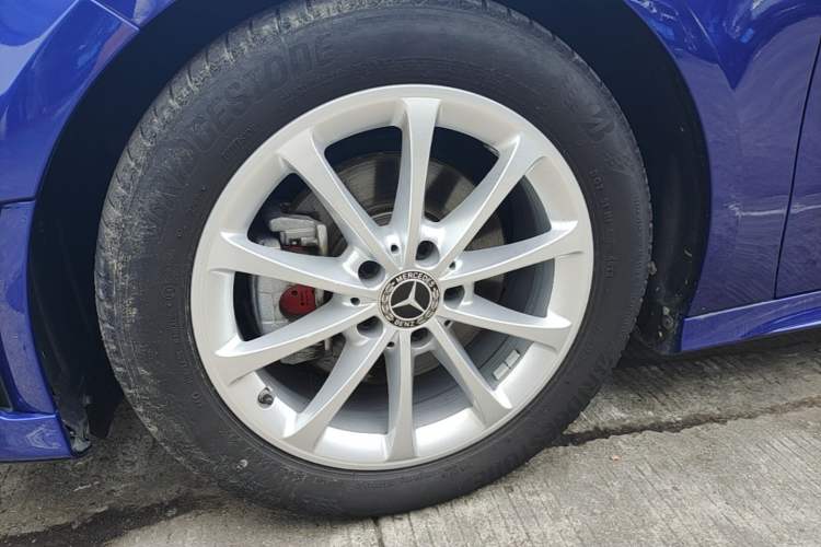 Used Mercedes-Benz A-Class 2020 A 200 L Sport Sedan Left Front Wheel Hub