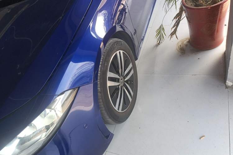 Used Mercedes-Benz A-Class 2020 A 180 L Sport Sedan Left Front Wheel Hub