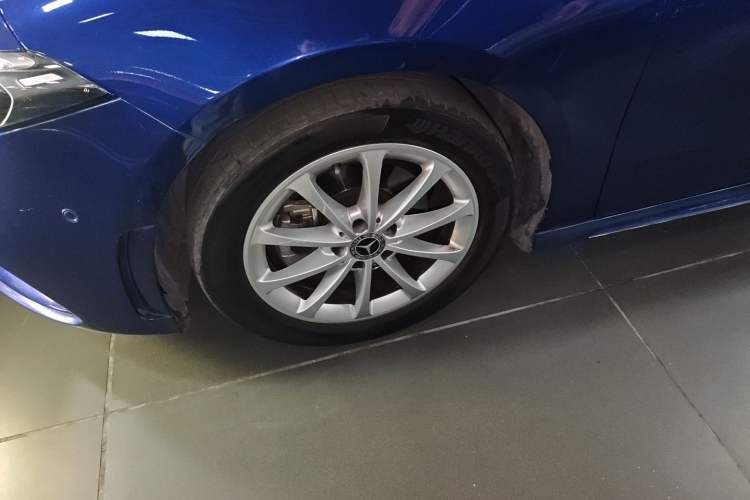 Used Mercedes-Benz A-Class 2020 Restyled A 200 L Sport Sedan Dynamic Version Left Front Wheel Hub