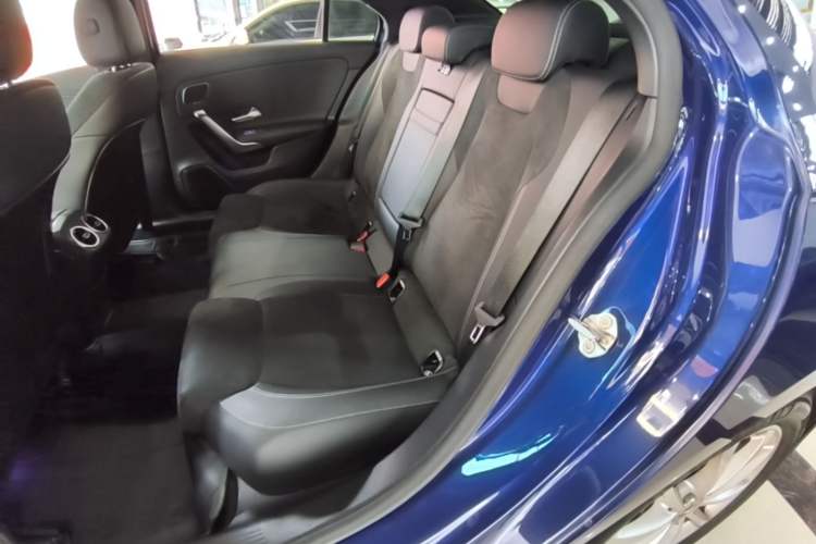Used Mercedes-Benz A-Class 2020 Restyled A 200 L Sport Sedan Fashion Version Left Rear Seat