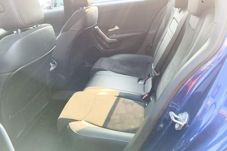 Used Mercedes-Benz A-Class 2020 Restyled A 200 L Sport Sedan Fashion Version Left Rear Seat