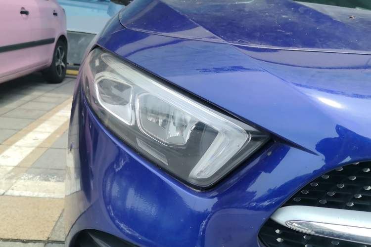 Used Mercedes-Benz A-Class 2020 Restyled A 200 L Sport Sedan Fashion Version Right Front Headlight