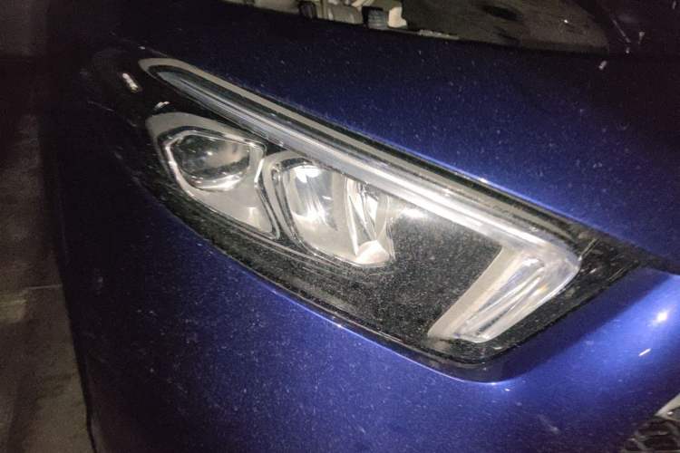 Used Mercedes-Benz A-Class 2020 Restyled A 200 L Sport Sedan Fashion Version Right Front Headlight