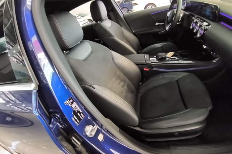 Used Mercedes-Benz A-Class 2020 Restyled A 200 L Sport Sedan Fashion Version Right Front Seat