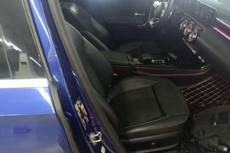 Used Mercedes-Benz A-Class 2020 Restyled A 200 L Sport Sedan Fashion Version Right Front Seat