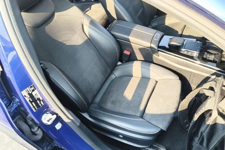 Used Mercedes-Benz A-Class 2020 Restyled A 200 L Sport Sedan Fashion Version Right Front Seat