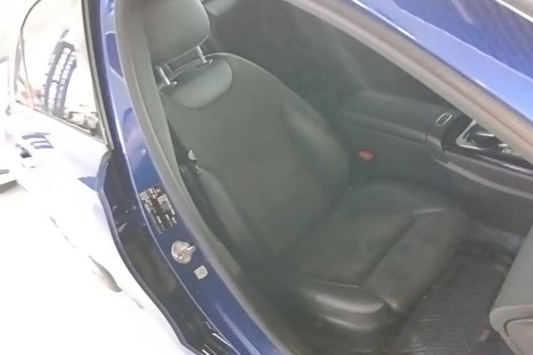 Used Mercedes-Benz A-Class 2020 Restyled A 200 L Sport Sedan Fashion Version Right Front Seat