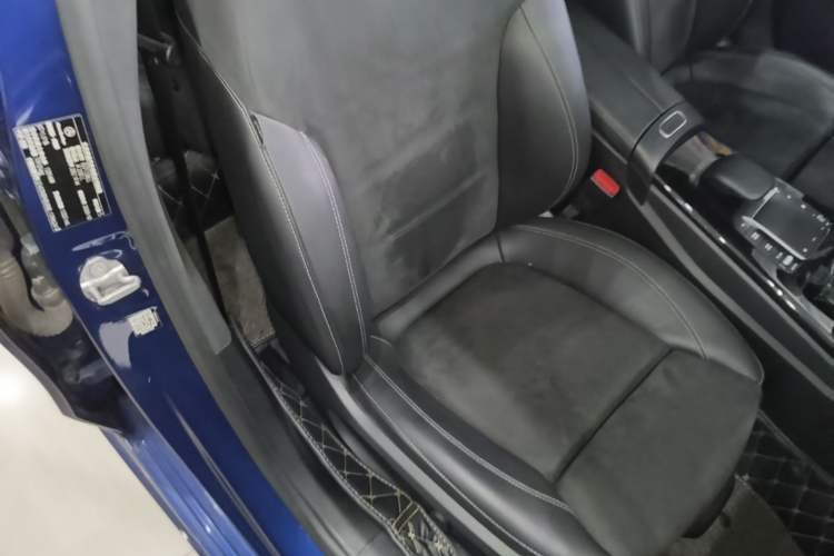 Used Mercedes-Benz A-Class 2020 Restyled A 200 L Sport Sedan Fashion Version Right Front Seat
