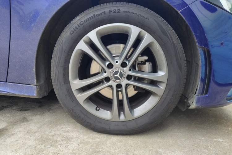 Used Mercedes-Benz A-Class 2020 Second Facelift A 180 L Sport Sedan Right Front Wheel Hub