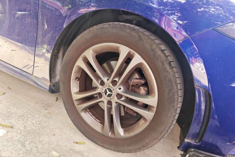 Used Mercedes-Benz A-Class 2020 Facelift A 180 L Sport Sedan Special Configuration Right Front Wheel Hub