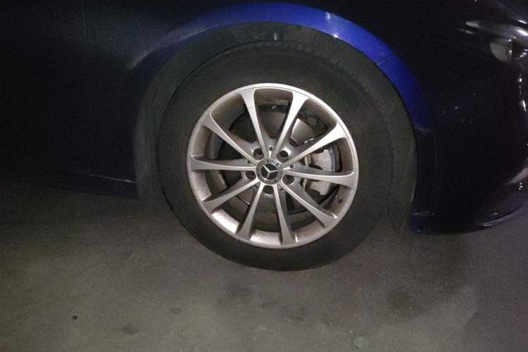 Used Mercedes-Benz A-Class 2020 Restyled A 200 L Sport Sedan Fashion Version Right Front Wheel Hub