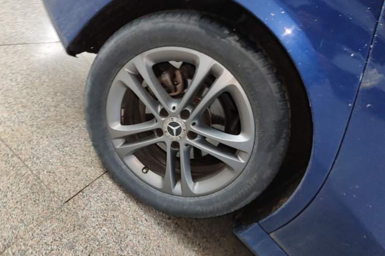 Used Mercedes-Benz A-Class 2020 Facelift A 180 L Sport Sedan Special Configuration Right Rear Wheel Hub