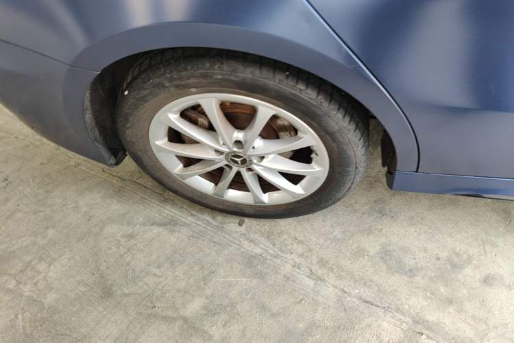 Used Mercedes-Benz A-Class 2020 Restyled A 200 L Sport Sedan Fashion Version Right Rear Wheel Hub
