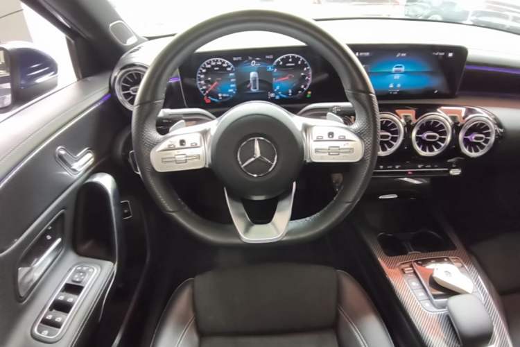 Used Mercedes-Benz A-Class 2020 Restyled A 200 L Sport Sedan Fashion Version Steering Wheel