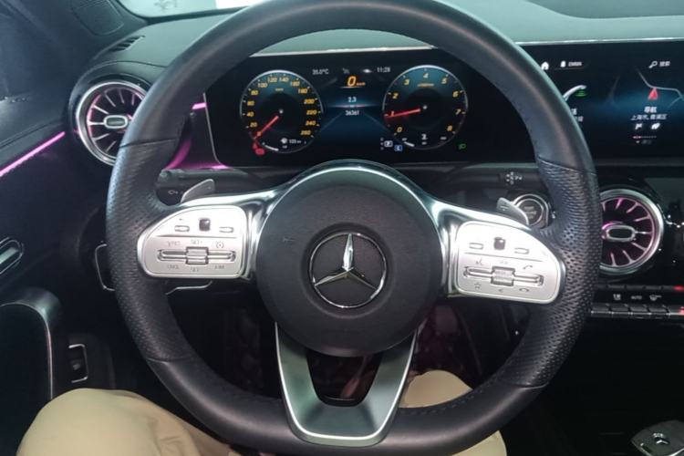 Used Mercedes-Benz A-Class 2020 Restyled A 200 L Sport Sedan Fashion Version Steering Wheel