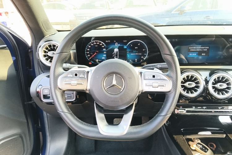 Used Mercedes-Benz A-Class 2020 Restyled A 200 L Sport Sedan Fashion Version Steering Wheel