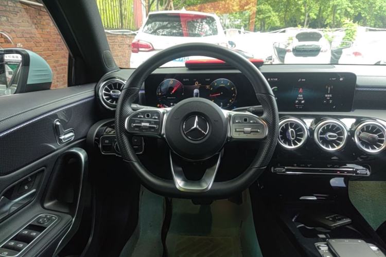 Used Mercedes-Benz A-Class 2020 Restyled A 200 L Sport Sedan Fashion Version Steering Wheel