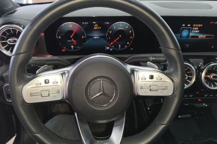 Used Mercedes-Benz A-Class 2020 Restyled A 200 L Sport Sedan Fashion Version Steering Wheel