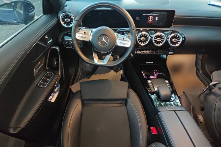 Used Mercedes-Benz A-Class 2020 Restyled A 200 L Sport Sedan Fashion Version Steering Wheel