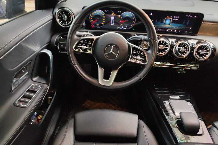 Used Mercedes-Benz A-Class 2020 Second Facelift A 180 L Sport Sedan Steering Wheel