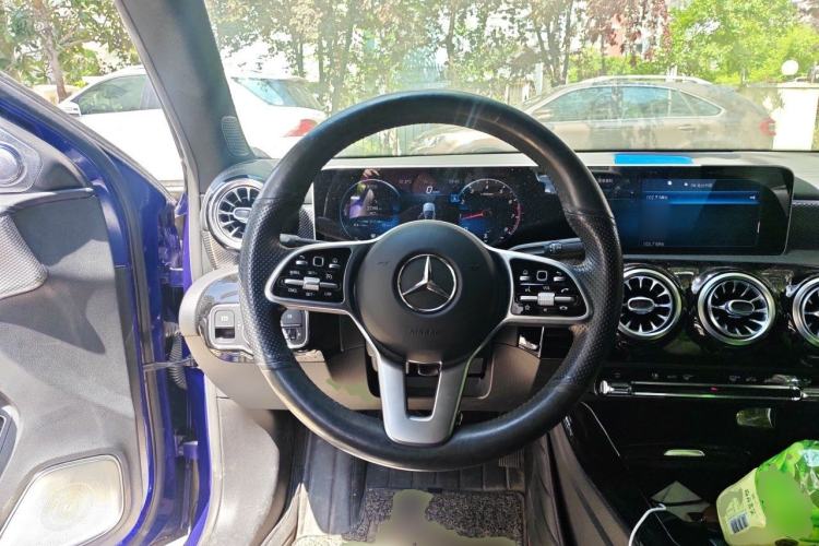 Used Mercedes-Benz A-Class 2020 Facelift A 180 L Sport Sedan Special Configuration Steering Wheel