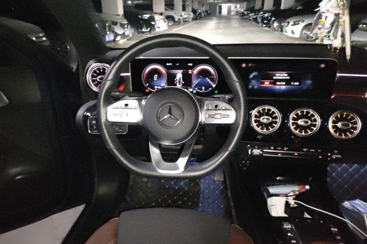 Used Mercedes-Benz A-Class 2020 Restyled A 200 L Sport Sedan Fashion Version Steering Wheel
