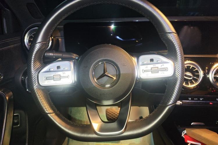 Used Mercedes-Benz A-Class 2020 Restyled A 200 L Sport Sedan Fashion Version Steering Wheel