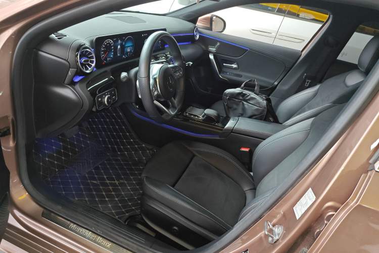 Used Mercedes-Benz A-Class 2020 Restyled A 200 L Sport Sedan Fashion Version Left Front Seat