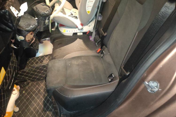 Used Mercedes-Benz A-Class 2020 Restyled A 200 L Sport Sedan Fashion Version Left Rear Seat