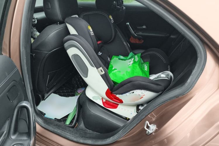 Used Mercedes-Benz A-Class 2020 Restyled A 200 L Sport Sedan Fashion Version Left Rear Seat
