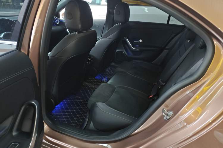Used Mercedes-Benz A-Class 2020 Restyled A 200 L Sport Sedan Fashion Version Left Rear Seat
