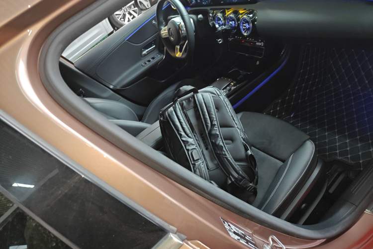 Used Mercedes-Benz A-Class 2020 Restyled A 200 L Sport Sedan Fashion Version Right Front Seat