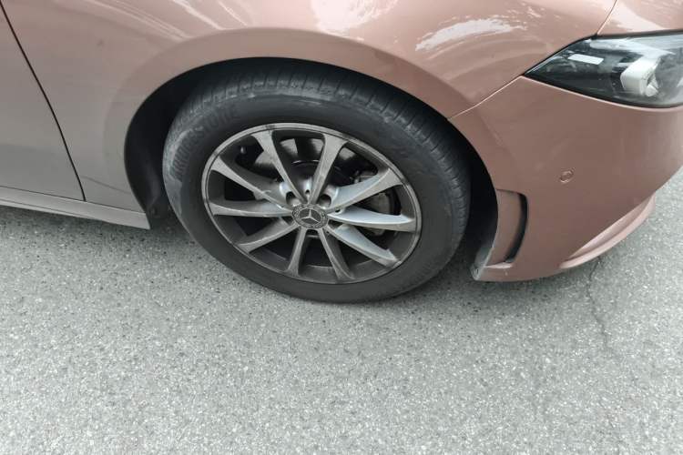 Used Mercedes-Benz A-Class 2020 Restyled A 200 L Sport Sedan Fashion Version Right Front Wheel Hub