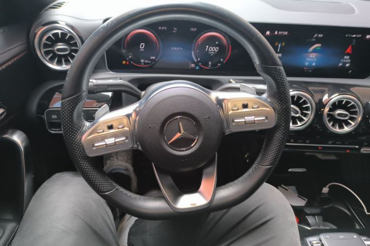 Used Mercedes-Benz A-Class 2020 Restyled A 200 L Sport Sedan Fashion Version Steering Wheel