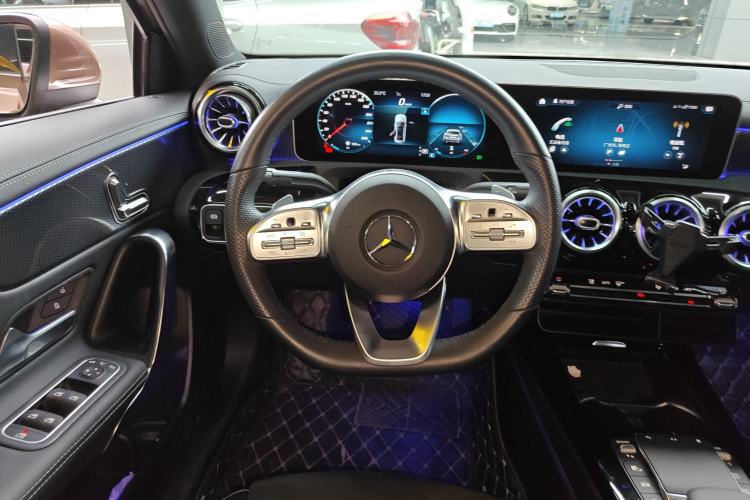 Used Mercedes-Benz A-Class 2020 Restyled A 200 L Sport Sedan Fashion Version Steering Wheel